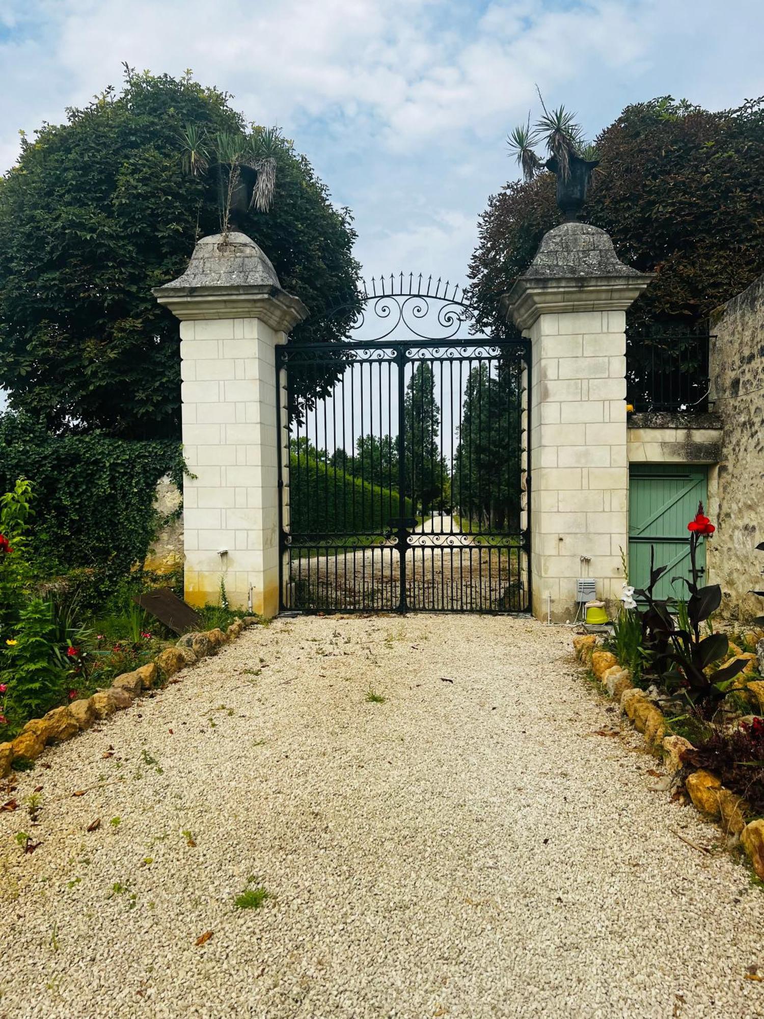 Chateau De La Thibaudiere - Chambre Du Tonneau Allonnes  외부 사진